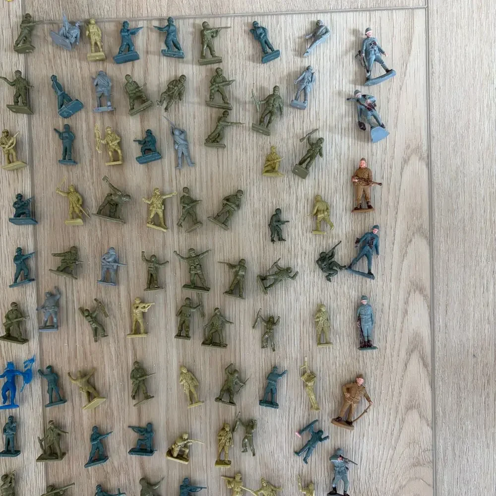Vintage Louis Marx Tim Mee Plastic Army Men Lot 293 Pieces Military